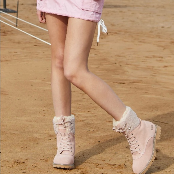 New pale pink UGG boots in box - Picture 4 of 5